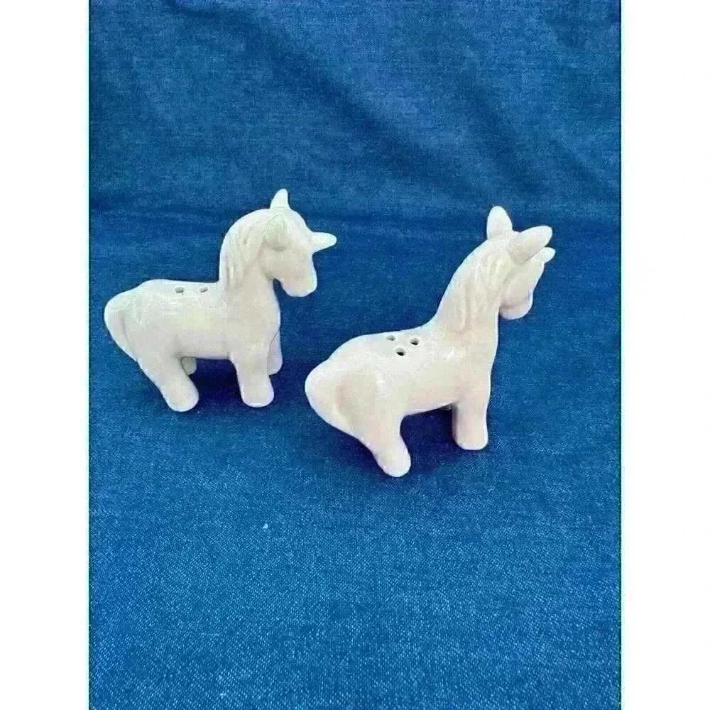 NIB Whimsical Cupboard Unicorn Salt Pepper Shakers Rose Pink Kitchen‎